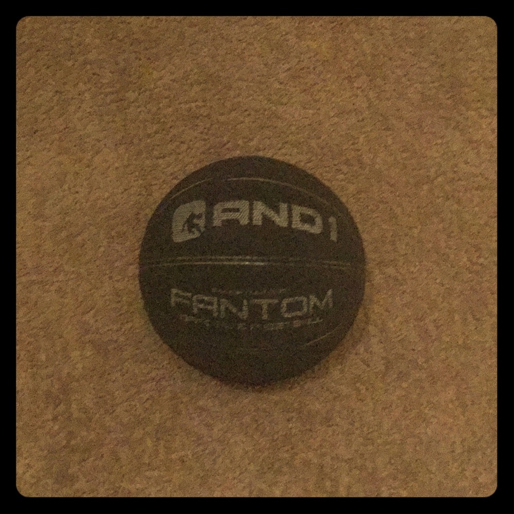 Aired up basketball, AND1 brand, great bounce!!